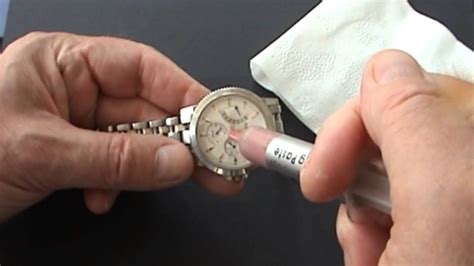 graffi vetro rolex|Come togliere i graffi dal vetro dell'orologio in modo semplice ed .